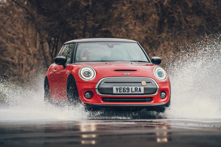  Mini Cooper SE Level 3 (F56) 2020 года  (UK) (фото 25 из 32)